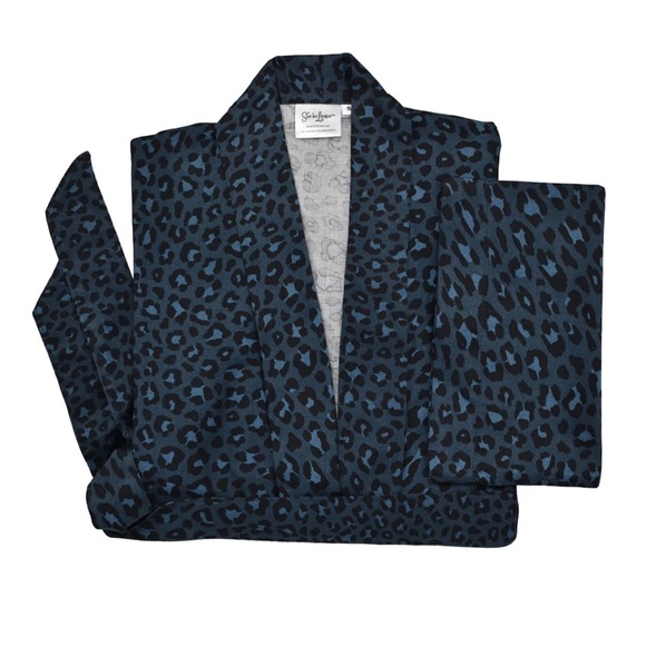 Wild Side Navy Leopard Robe - Picture 1 of 4